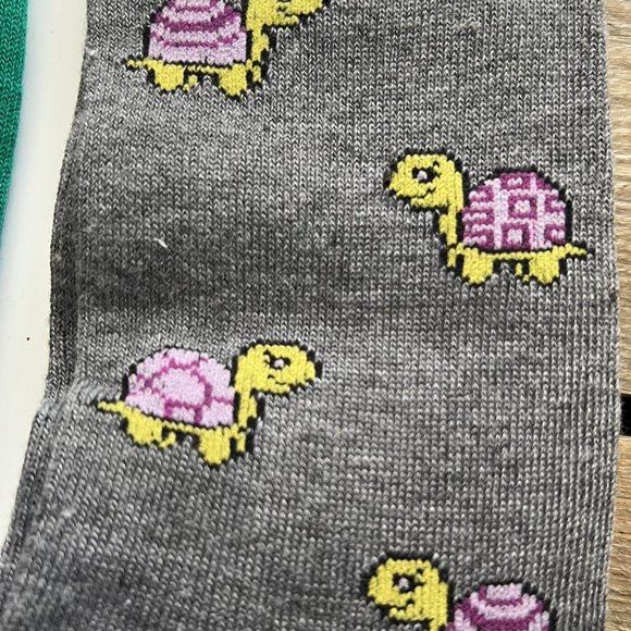 Exquisite Foozys Novelty Socks - Featuring Monkey, Owl, Turtle, Fox, Dog - Picture 7 of 11